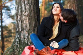 Loving in Secret The Heart’s Quiet Struggle