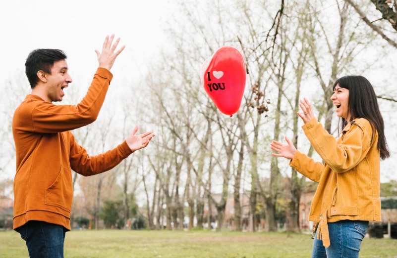 Signs You’re With Someone Prioritizes Your Happiness
