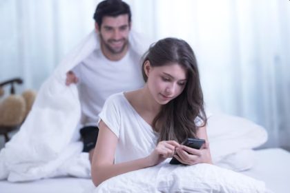How to Recognize the Subtle Signs of an Affair