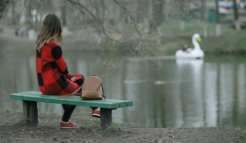 Signs You Are Stuck in a Past Relationship Emotionally